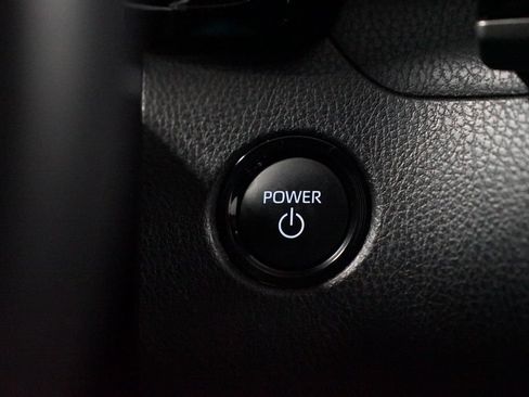 Used 2025 Toyota Camry SE FWD image 24