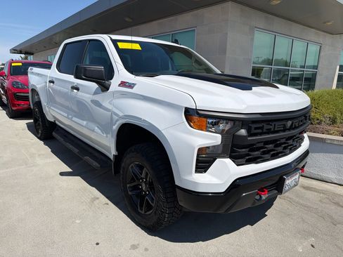 Used 2024 Chevrolet Silverado 1500 Custom Trail Boss AWD/4WD image 2
