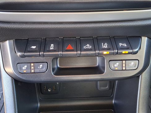 Used 2021 Chevrolet Colorado LT w/ Safety Package image 25