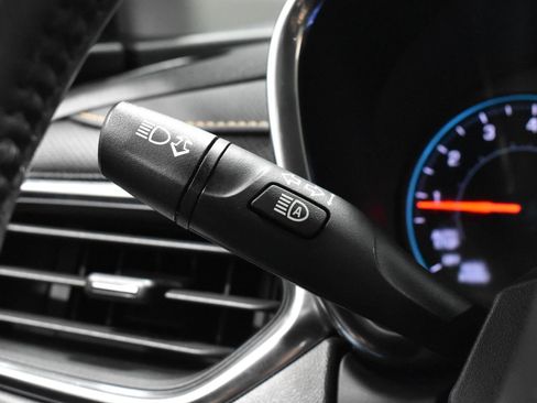 Used 2022 Chevrolet Equinox Premier image 11