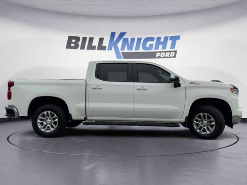 Used 2023 Chevrolet Silverado 1500 LT w/ Z71 Off-Road Package AWD/4WD image 6
