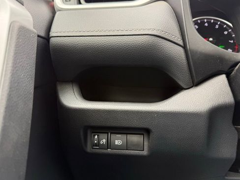 Used 2021 Toyota RAV4 XLE image 13