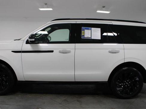 Used 2025 Lincoln Navigator Reserve w/ Jet Appearance Package image 6