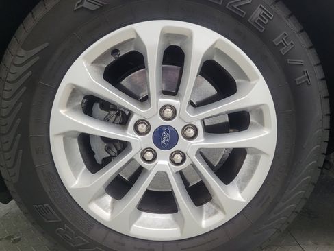 Used 2020 Ford Escape SE image 31