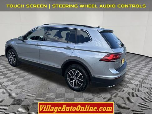 Used 2020 Volkswagen Tiguan SE w/ Panoramic Sunroof Package AWD/4WD image 2