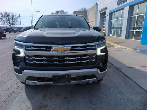 Used 2022 Chevrolet Silverado 1500 LTZ w/ LTZ Premium Package image 3