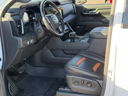 Used 2024 GMC Sierra 1500 AT4 w/ Technology Package AWD/4WD image 11