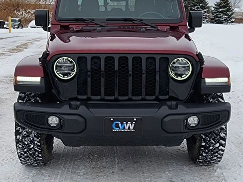 Used 2022 Jeep Gladiator Sport image 16