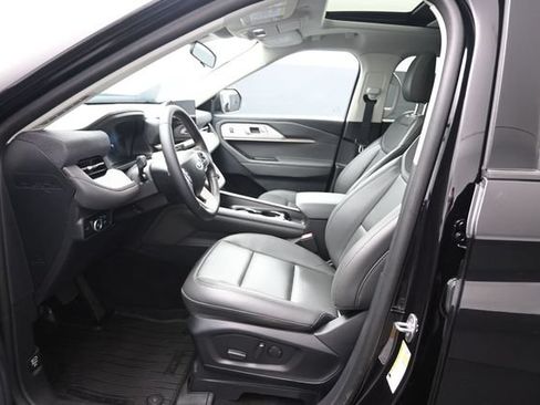 Certified 2025 Ford Explorer Active w/ Active Comfort Package AWD/4WD image 10