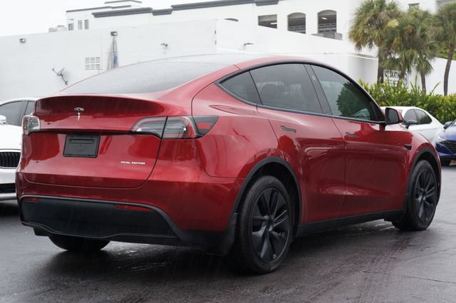 Used 2024 Tesla Model Y Long Range AWD/4WD image 7