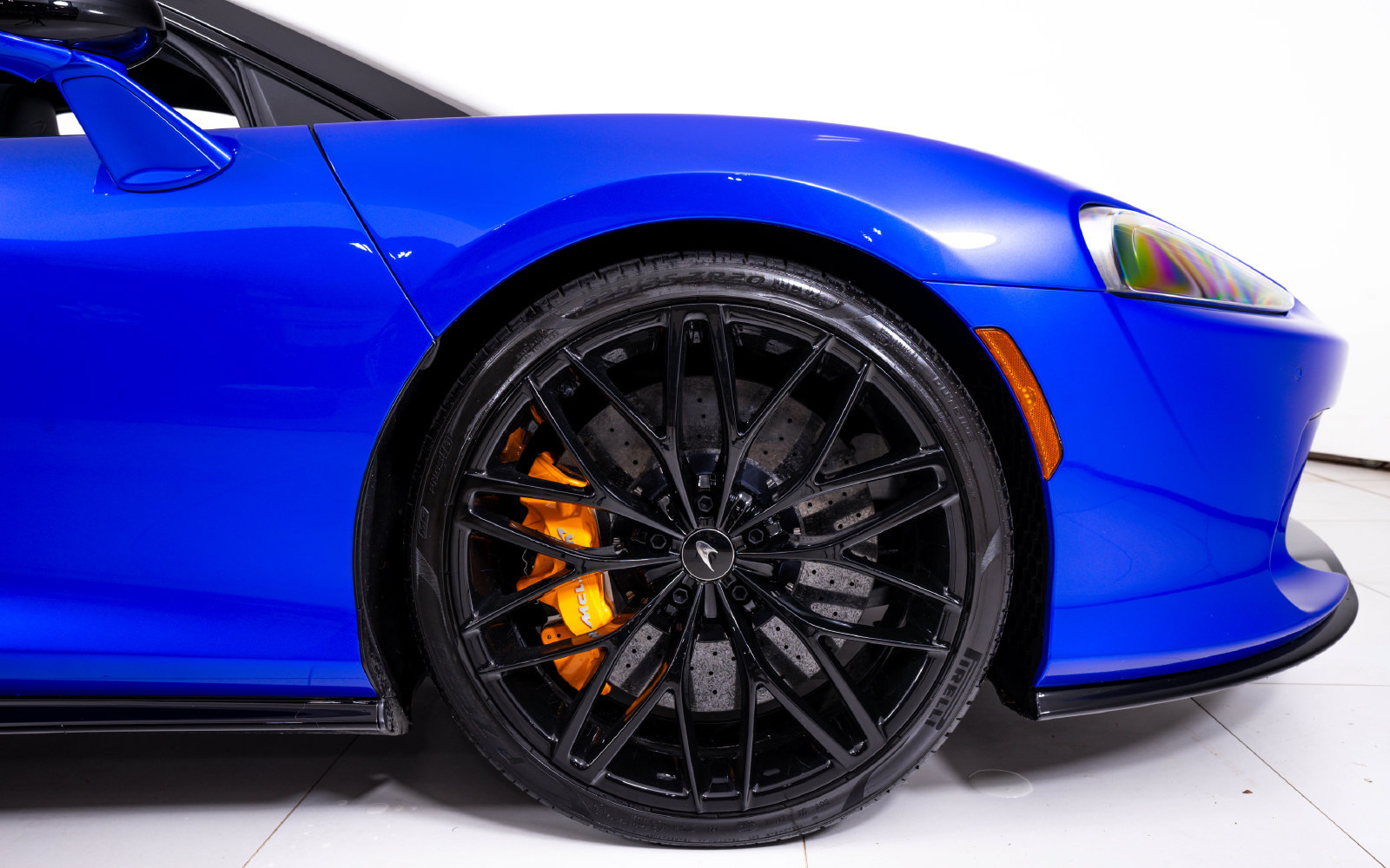 Used 2023 McLaren GT RWD image 17