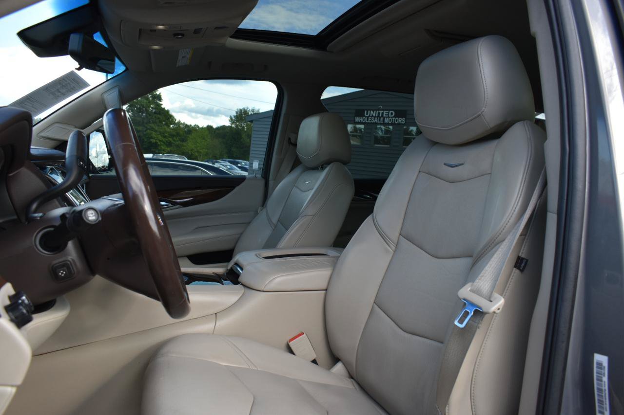 Used 2017 Cadillac Escalade Premium Luxury AWD/4WD image 25