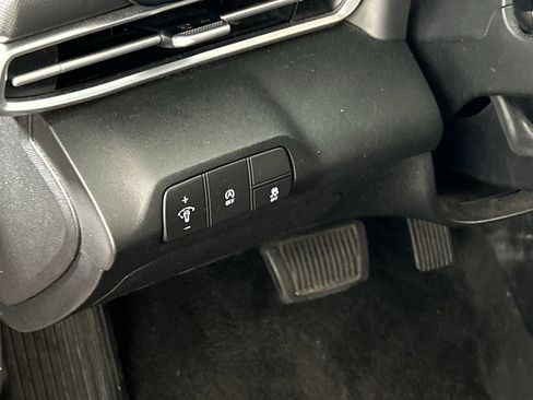 Used 2024 Hyundai Elantra SE image 13