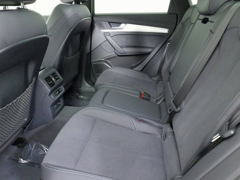 Used 2024 Audi Q5 e Premium Plus w/ Premium Plus Package image 47