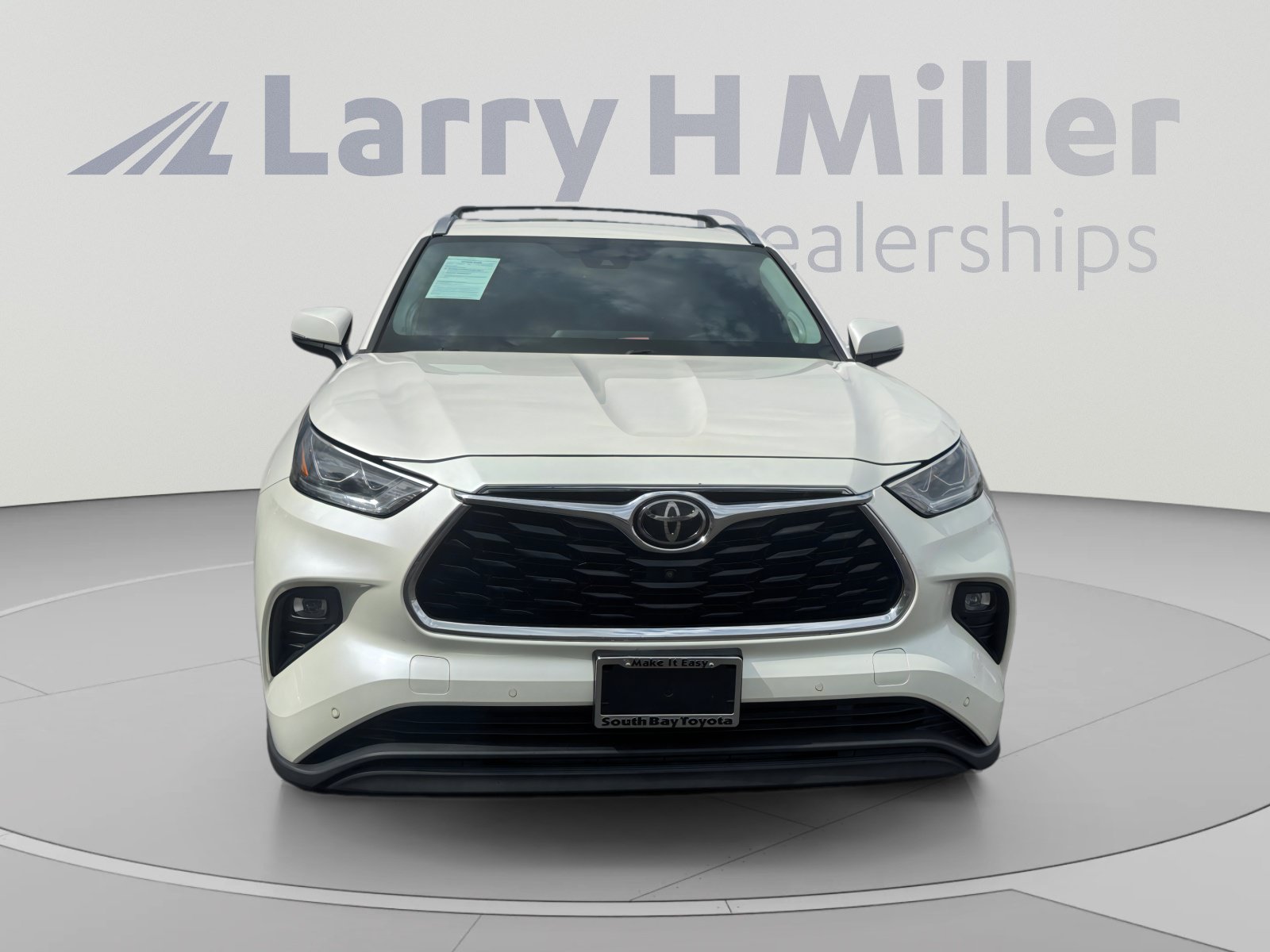 Used 2021 Toyota Highlander Limited FWD image 8