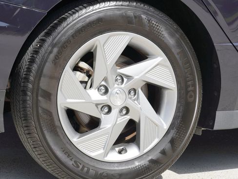 Used 2025 Hyundai Sonata SE FWD image 9