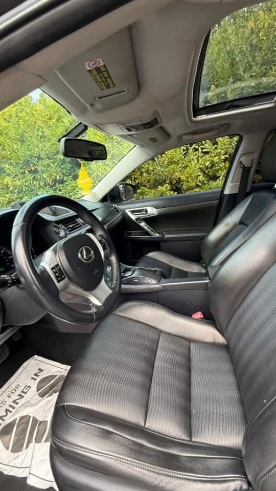 Used 2012 Lexus CT 200h Premium w/ Premium Audio Pkg FWD image 7
