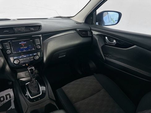 Used 2019 Nissan Rogue Sport SV w/ All-Weather Package AWD/4WD image 23