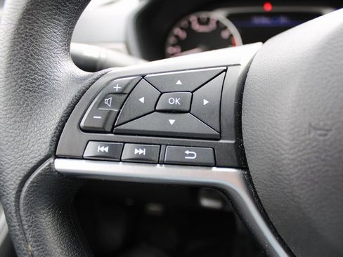 Used 2024 Nissan Altima 2.5 SV image 18