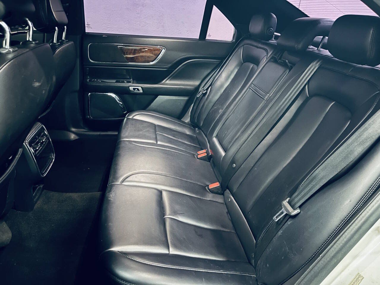 Used 2019 Lincoln Continental Premiere FWD image 19
