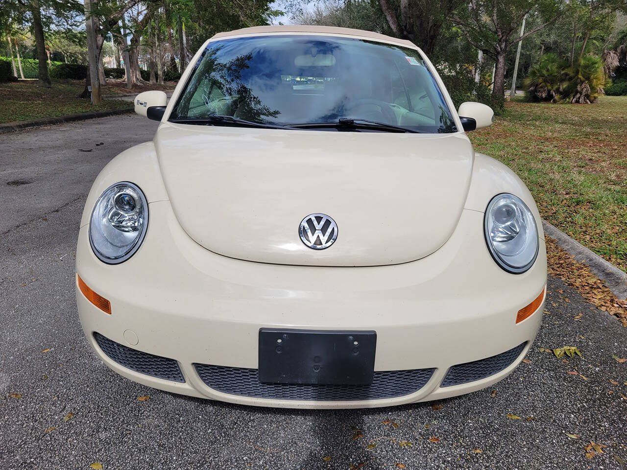 Used 2008 Volkswagen Beetle S FWD image 2
