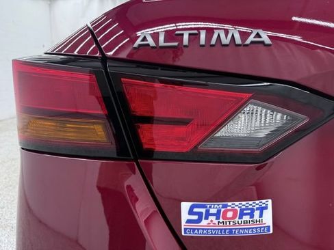 Used 2025 Nissan Altima 2.5 SV FWD image 8