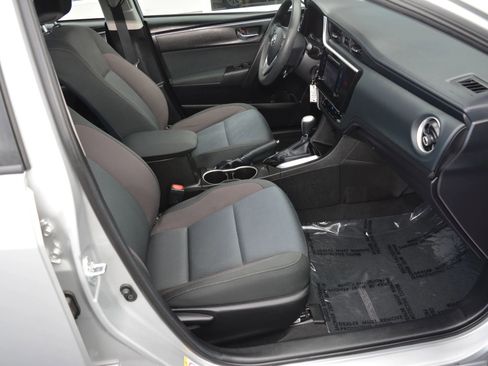 Used 2018 Toyota Corolla LE image 14