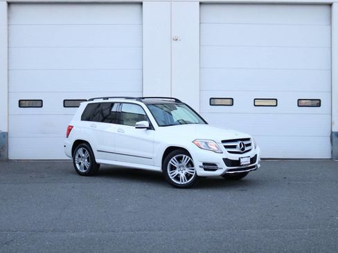 Used 2015 Mercedes-Benz GLK 350 GLK 350 4MATIC AWD 4dr SUV image 2