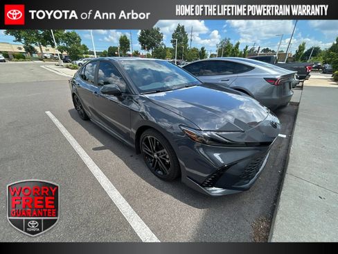Used 2025 Toyota Camry XSE FWD image 1