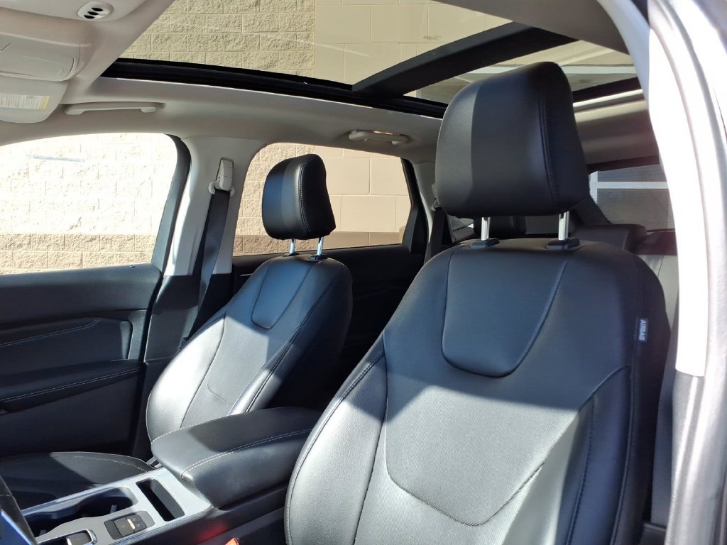 Used 2021 Ford Edge Titanium w/ Equipment Group 301A FWD image 15