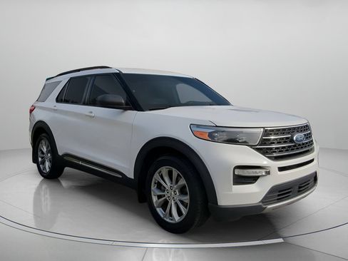 Certified 2020 Ford Explorer XLT w/ Equipment Group 202A image 2
