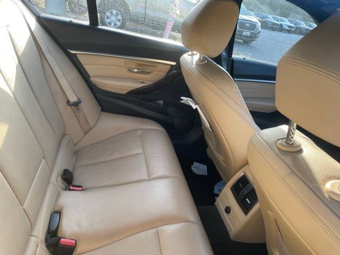 Used 2018 BMW 330i Sedan w/ Convenience Package RWD image 11