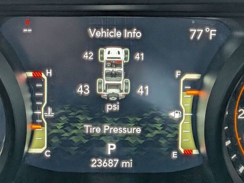 Used 2025 Jeep Wrangler Unlimited Rubicon w/ Convenience Group image 16