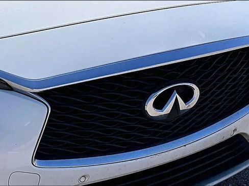 Used 2018 INFINITI QX30 Premium w/ Navigation Package image 28