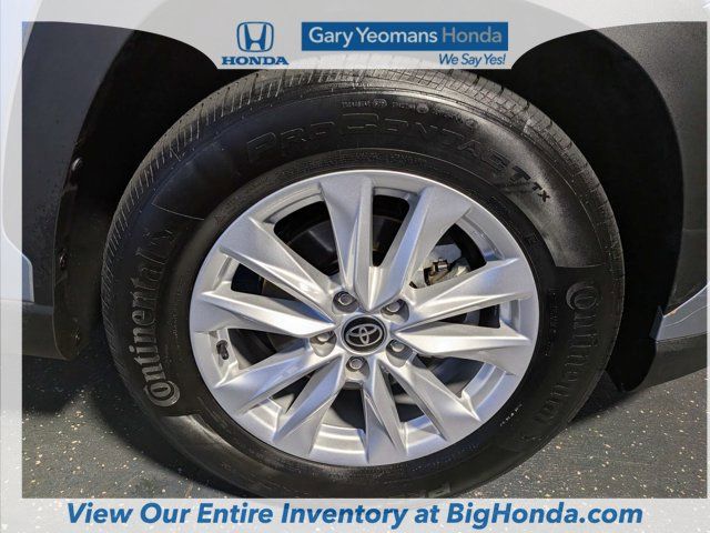Used 2023 Toyota Corolla Cross LE AWD/4WD image 14