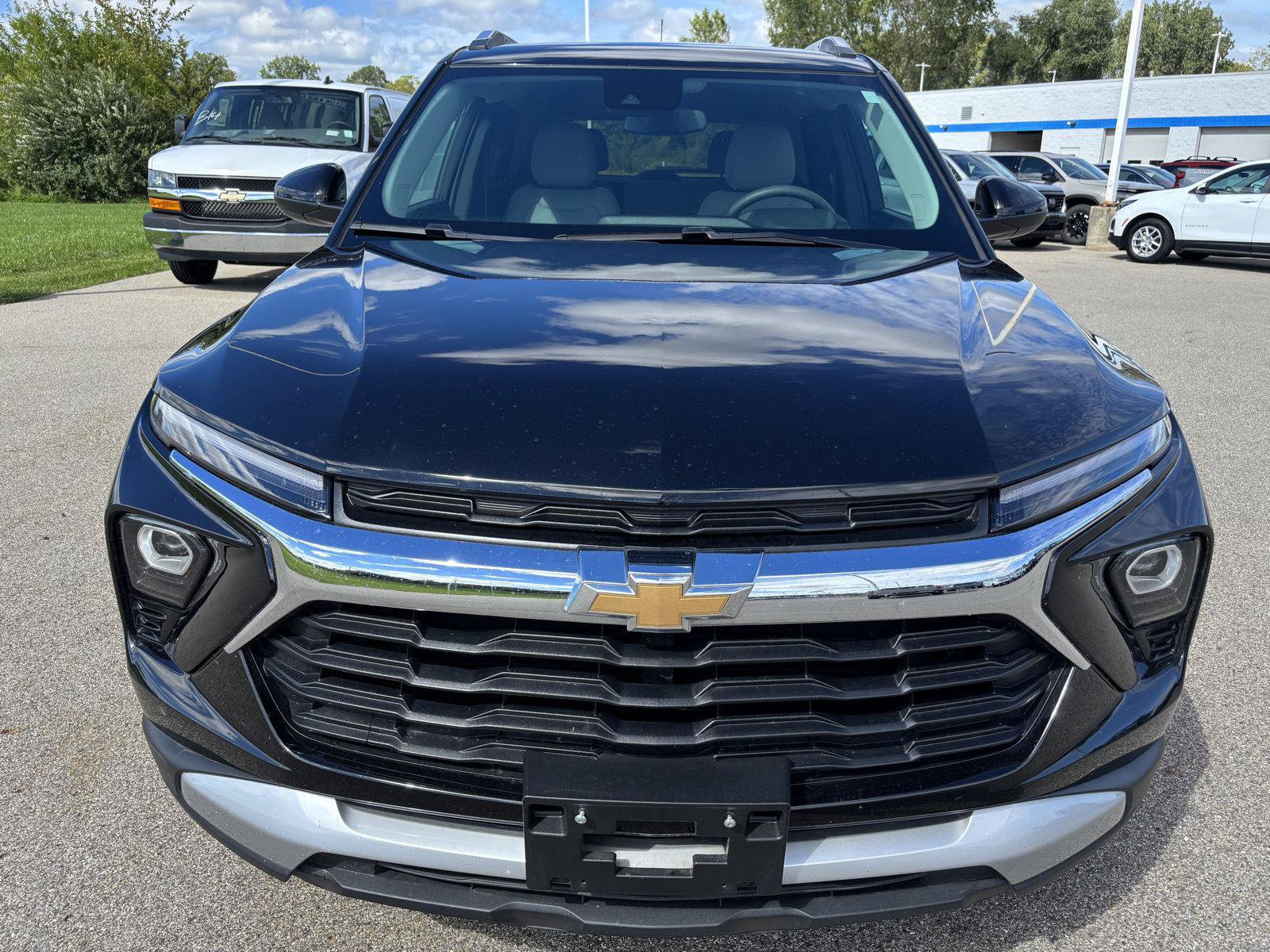 Used 2025 Chevrolet TrailBlazer LT AWD/4WD image 8