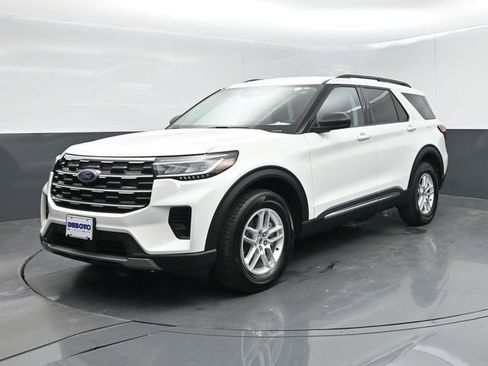 Certified 2025 Ford Explorer Active AWD/4WD image 4