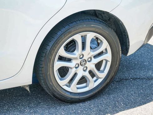 Used 2018 Toyota Yaris iA FWD image 10