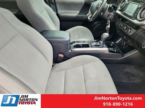 Used 2017 Toyota Tacoma SR5 w/ Tow Package image 15
