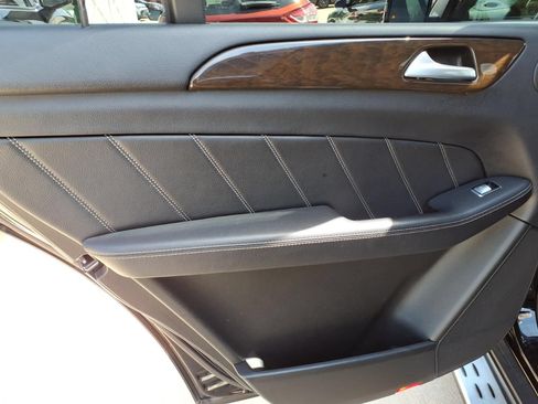 Used 2015 Mercedes-Benz GL 450 4MATIC image 10