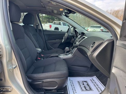 Used 2015 Chevrolet Cruze LT image 18