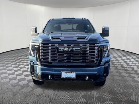 Used 2025 GMC Sierra 3500 Denali Ultimate image 2