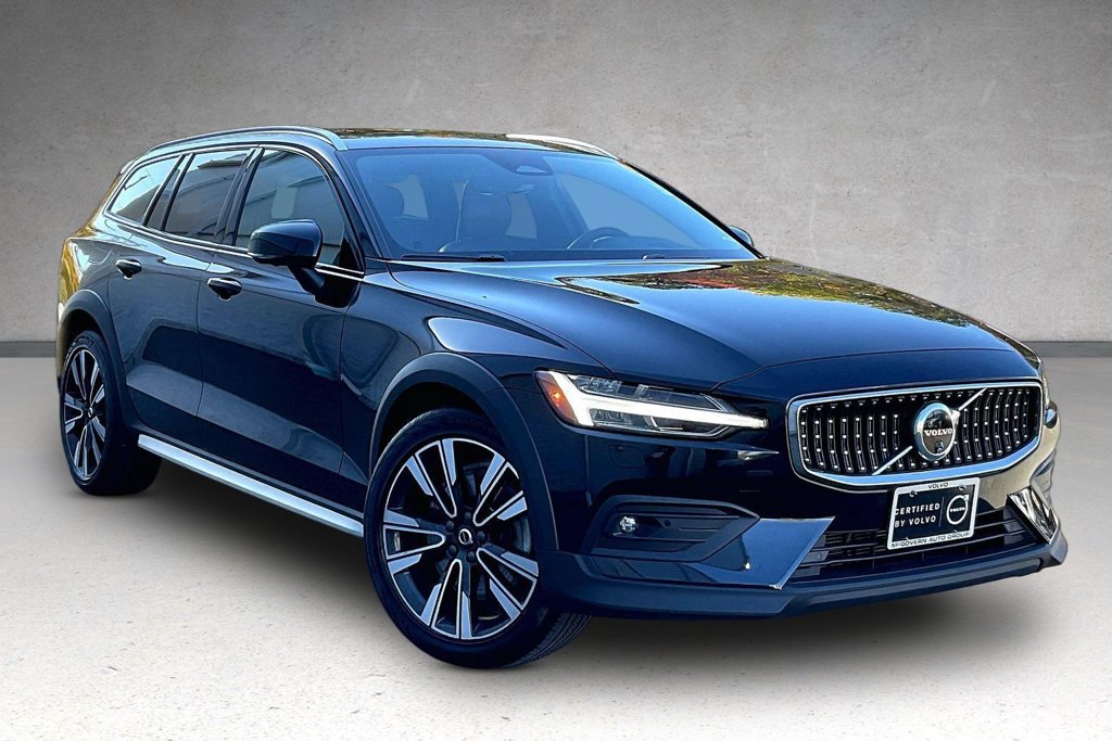 Used 2024 Volvo V60 B5 Cross Country Ultimate w/ Protection Package Premier AWD/4WD image 3