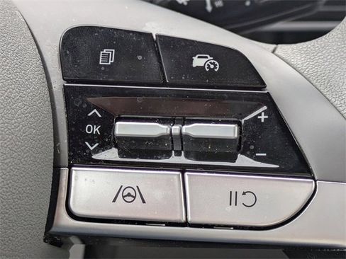 Used 2024 Hyundai Elantra SEL image 27