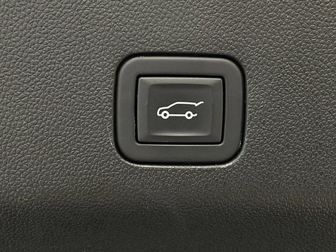 Used 2023 Chevrolet Tahoe LT w/ Luxury Package image 17