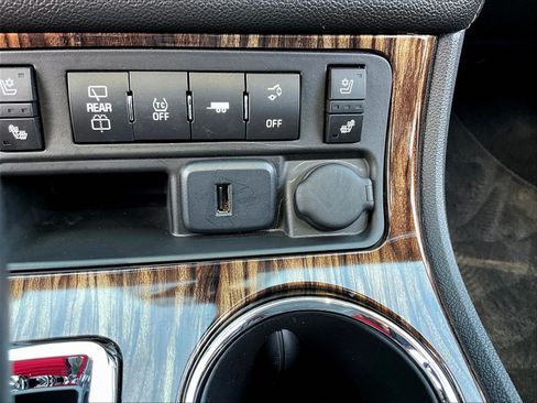 Used 2016 GMC Acadia Denali FWD image 16