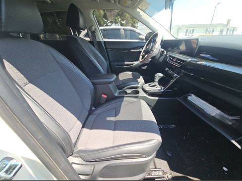 Used 2025 Kia Seltos S FWD image 7