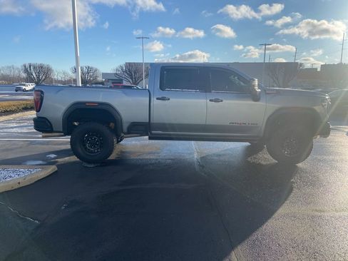 Used 2024 GMC Sierra 2500 AT4X w/ AT4X AEV Edition image 6