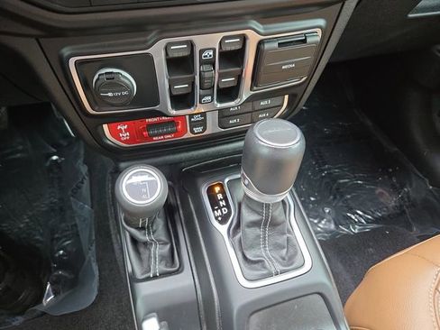 Used 2022 Jeep Gladiator Rubicon w/ LED Lighting Group AWD/4WD image 27