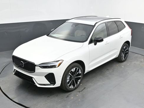 New 2026 Volvo XC60 B5 Plus w/ Protection Package Premier AWD/4WD image 22